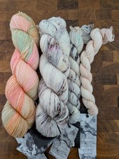Lote de fios Olann Sport meia SW Merino nylon 2 novelos completos 2 minis kit xale Ohra comprar usado  Enviando para Brazil