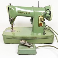 Máquina de costura vintage Singer RFJ8-8 verde perfeito portátil com estojo e pedal comprar usado Máquina de costura vintage Singer RFJ8-8 verde perfeito portátil com estojo e pedal comprar usado  Enviando para Brazil