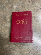 One New Man Bible: Revealing Jewish Roots and Power (Synthetic Leather) comprar usado  Enviando para Brazil