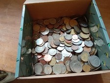 Lote misto de moedas estrangeiras e moedas do mundo 2,2 quilos com caixa comprar usado  Enviando para Brazil