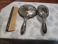 CONJUNTO VAIDADE vintage banhado a prata espelho de mão, pincel e pente conjunto com 3 peças comprar usado CONJUNTO VAIDADE vintage banhado a prata espelho de mão, pincel e pente conjunto com 3 peças comprar usado  Enviando para Brazil