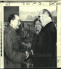 1973 Press Photo Presidente francês Georges Pompidou cumprimenta Presidente Mao Tsetung comprar usado  Enviando para Brazil