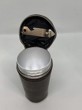 Conjunto de 6 copos vintage de alumínio estampados em estojo de couro com abridor de garrafas comprar usado  Enviando para Brazil