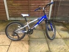 kid s mt60 bike trek for sale  READING