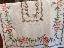 Bella tovaglia ricamata usato Bella tovaglia ricamata usato  Roma