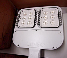 Usado, CREE LED AREA / LUMINÁRIA DE INUNDAÇÃO #OSQM-B-16L-40K7-5N-UL-NM-WH ~ NOVO ESTOQUE ANTIGO comprar usado  Enviando para Brazil