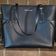 Bolsa de ombro Michael Kors Voyager couro East West preta comprar usado  Enviando para Brazil