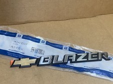 GM 15672283 porta elevatória ou emblema de porta -- 1995-2005 Chevy Blazer -- Fabricante de equipamento original comprar usado GM 15672283 porta elevatória ou emblema de porta -- 1995-2005 Chevy Blazer -- Fabricante de equipamento original comprar usado  Enviando para Brazil