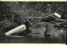 1985 Press Photo Tornado envia barcos voando no Cedar Falls Resort, Wisconsin, usado comprar usado  Enviando para Brazil