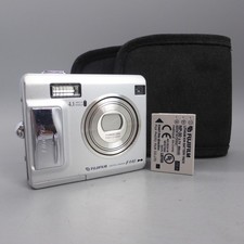 Fujifilm fotocamera digitale usato  Spedire a Italy