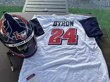 Réplica em tamanho real assinada por William Byron Liberty University capacete e jersey-PA/JSA comprar usado  Enviando para Brazil