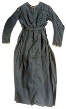 Ancienne robe vêtement d'occasion  Les Herbiers
