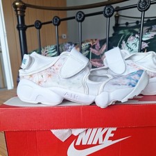 Nike trainers womens for sale  CHESTERFIELD