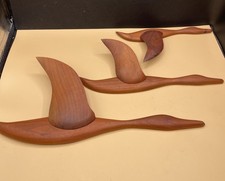 Set hand carved for sale  Emily