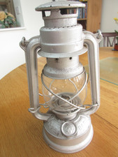 Vintage oil lamp. for sale  BOURNEMOUTH
