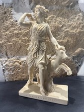 Escultura de Diana, a Caçadora – 28cm – Deusa Romana Clássica – 1,6kg comprar usado  Enviando para Brazil