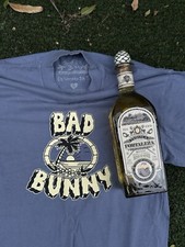 Novo! EDIÇÃO FORTALEZA. Camisa oficial Bad Bunny turnê 2022. Unissex. (Tamanho S) comprar usado  Enviando para Brazil