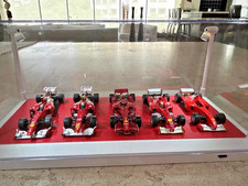 Ferrari F1 coleção 1:43 de 2000 em vitrine de led acabamento em couro vermelho 5 carros, usado comprar usado  Enviando para Brazil