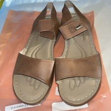 Bnwot brown sandals for sale  WREXHAM