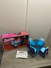 Mesa e cadeiras de jantar Barbie Dream Furniture Collection 1978 comprar usado Mesa e cadeiras de jantar Barbie Dream Furniture Collection 1978 comprar usado  Enviando para Brazil