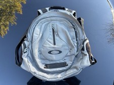 Mochila Oakley Vintage Cinza Bolsa de Campo Tática Livro de Caminhada Escola Ícone Laptop comprar usado Mochila Oakley Vintage Cinza Bolsa de Campo Tática Livro de Caminhada Escola Ícone Laptop comprar usado  Enviando para Brazil