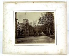 Usado, 1867 WEST POINT GROUND FOTO DE ALBUMINA DE GRANDE FORMATO DO ANTIGO EDIFÍCIO DO QUARTEL comprar usado  Enviando para Brazil