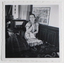 Jeune femme assise d'occasion  Rouen-