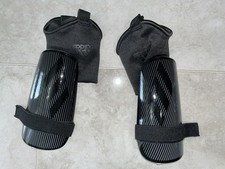 Protetor rígido de futebol Adidas com meia de tornozelo esportivo atlético caneleira tamanho P comprar usado Protetor rígido de futebol Adidas com meia de tornozelo esportivo atlético caneleira tamanho P comprar usado  Enviando para Brazil