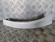 Enjoliveur phare gauche d'occasion Enjoliveur phare gauche d'occasion  Vernouillet