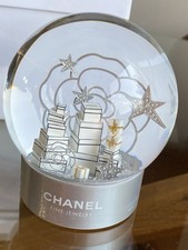 Luxuriöse chanel schneekugel gebraucht kaufen  Marsberg