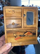 Armário vintage miniatura japonês de madeira para casa de bonecas pintado à mão comprar usado  Enviando para Brazil