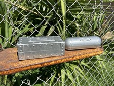 Lote de duas caixas de óculos de sol Oakley metal alumínio rebitado cofre tronco clamshell comprar usado  Enviando para Brazil