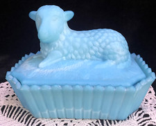 Westmoreland Specialty vidro leitoso escória azul cordeiro no ninho prato de doces/caixa de bugigangas comprar usado  Enviando para Brazil