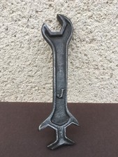 Ancienne clé multi d'occasion Ancienne clé multi d'occasion  Arinthod