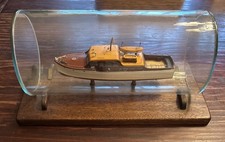 Usado, Antigo modelo de barco cruzador de cabine Chris-Craft feito à mão dos anos 1940/50 em estojo de vidro 10"" comprar usado  Enviando para Brazil