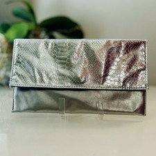 Envelope de embreagem SAKS FIVE AVENUE prata brilhante leve comprar usado  Enviando para Brazil
