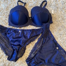 Beautiful satin lace for sale  HULL