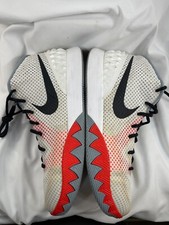 Nike Kyrie 1 Home infravermelho 2015 branco e preto basquete masculino tamanho 12 705277-100 comprar usado  Enviando para Brazil