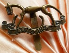 Berkshire Yeomanry Boné Emblema Lambourne Latão Longo Slider ANTIGO Original comprar usado  Enviando para Brazil