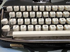 typewriters for sale  READING