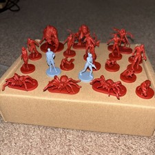 Miniatures zombies humans for sale Miniatures zombies humans for sale  CHESTER