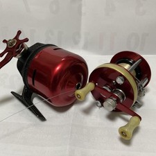 Conjunto de 2 molinetes Abu Vintage, usado comprar usado  Enviando para Brazil