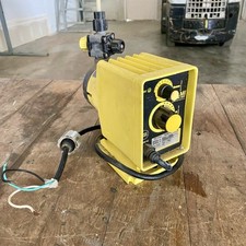 Używany, Elektroniczna pompa dozująca LMI P121-358SI na sprzedaż  Wysyłka do Poland