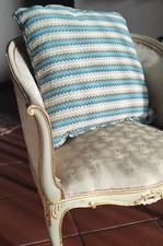 Cuscino decorativo multicolore usato  Italia