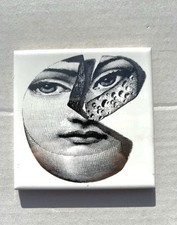 Piastrella fornasetti ceramica usato  Carru
