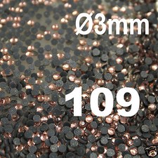 250 strass thermocollants d'occasion 250 strass thermocollants d'occasion  Ingwiller