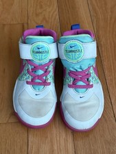 Nike shoes girls for sale  Valparaiso