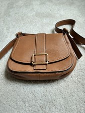 Bolsa de sela Michael Kors Maxine média couro marrom com bolsa de pó original. comprar usado Bolsa de sela Michael Kors Maxine média couro marrom com bolsa de pó original. comprar usado  Enviando para Brazil