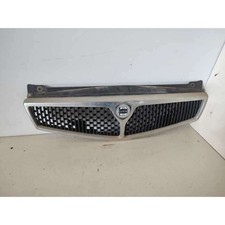 Mascherina calandra lancia usato Mascherina calandra lancia usato  Mineo