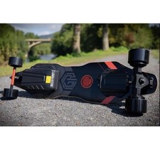 Lycaon skateboard elettrico usato Lycaon skateboard elettrico usato  Silvi